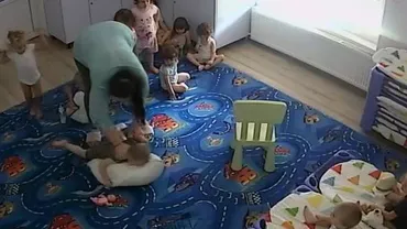 IMAGINI ȘOCANTE! Momentul în care fiica lui Iosif Rotariu bate un copil la o creșă din Timișoara. Micuțul a ajuns la spital cu piciorul rupt (FOTO, VIDEO)