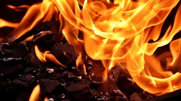 O maşină  a LUAT FOC pe A1! Ce se întâmplă cu TRAFICUL
