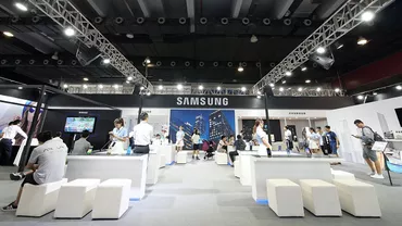 Samsung Galaxy S10 se LANSEAZĂ. Cu ce NOUTĂȚI vine el comparativ cu modelul anterior