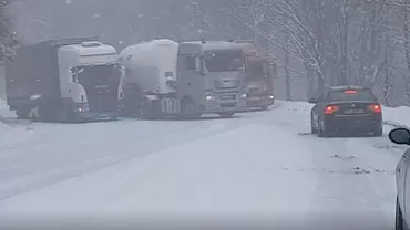 IARNA pune din nou stăpânire pe țară! Drumuri BLOCATE, autorități luate prin surprindere DIN NOU (VIDEO)