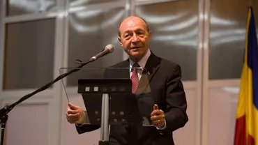 Traian Băsescu s-a întâlnit cu sute de susținători la Pitești. Fostul președinte: PMP trebuie să obțină un procentaj cu două cifre la europarlamentare (VIDEO)