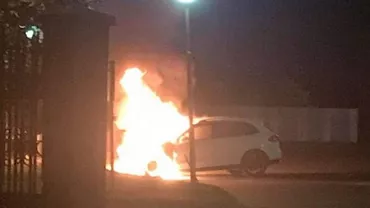 Un bărbat din Buzău şi-a dat foc în propria maşină. Motivul din spatele deciziei lui