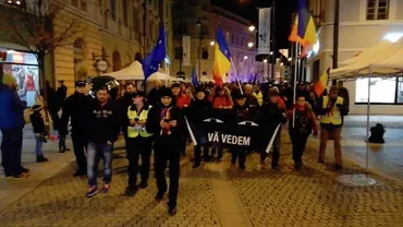 Proteste anti-OUG 7 în marile orașe ale țării: `Repetenți și infractori nu vă vrem conducători!` (VIDEO)