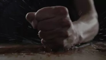 Cântăreața a fost BĂTUTĂ ÎN DIRECT de iubitul ei! Fanii sunt în stare de șoc: Întreaga scenă VIOLENTĂ a fost FILMATĂ (VIDEO)