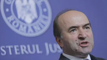Moţiunea împotriva lui Tudorel Toader, amânată cu o săptămână din lipsă de cvorum: Deputaţii PSD au boicotat şedinţa
