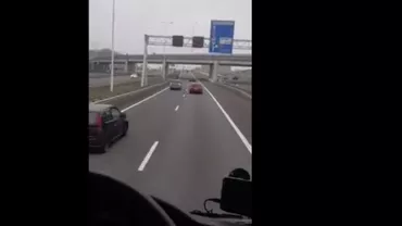 Un şofer a răbufnit într-un clip destinat votanţilor PSD: ''Nu v-aţi întrebat, mă, de unde au bani pesediştii ăştia? Nu mai avem pur şi simplu un’ să muncim în România aia! Ce ţară moştenesc nepoţii voştri? Idioţilor!'' (VIDEO)