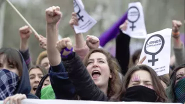Proteste în zgomot de oale şi tigăi, în Spania, de Ziua Internaţională a Femeii (VIDEO)