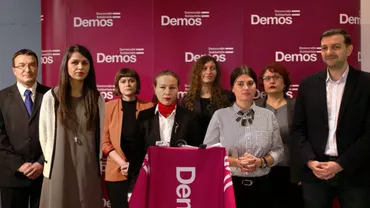 Partidul Demos urează tuturor femeilor, 'atât celor cis cât și celor trans, precum și persoanelor non-binare, un 8 Martie solidar, militant și transnațional, în spiritul luptelor feministe de la începuturi'