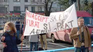 Protest în Sectorul 1: Oamenii cer închiderii gropii de gunoi din cauza poluării. Primarul Dan Tudorache promite rezolvarea situaţiei (VIDEO)