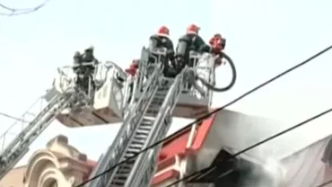 Un INCENDIU a izbucnit în centrul Capitalei. Autoritățile, ÎN ALERTĂ (VIDEO)