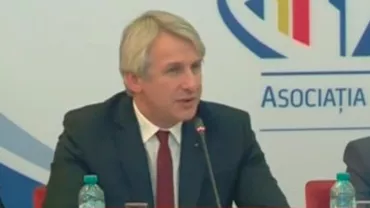 Teodorovici, la întâlnirea cu primarii: Dăncilă nu a venit, că e la Bruxelles! Negoiță: De fapt, e în Guvern și n-are nimic important pe agendă. Putea să vină măcar să ne citească un discurs cât de cât (VIDEO)