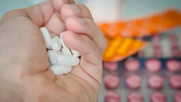 STUDIU: Atenție! Medicamentele pot face mai mult RĂU decât BINE. 'E-urile' periculoase pe care le conțin pot provoca reacții adverse foarte grave
