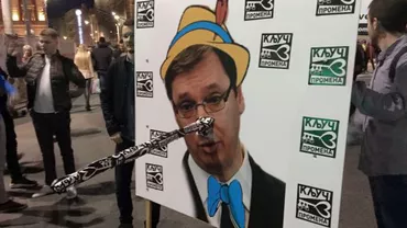 Protest de amploare în Serbia: Mii de oameni au luat cu asalt reședința președintelui. Reacția lui Aleksandar Vucic