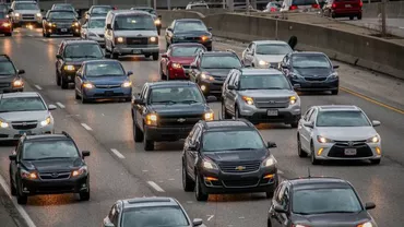 Din câte maşini este COMPUS parcul auto românesc, ce MOTOARE au vehiculele şi cât de VECHI sunt