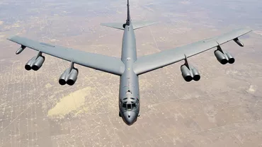 Statele Unite desfăşoară bombardiere strategice chiar la GRANIŢA Rusiei (FOTO)