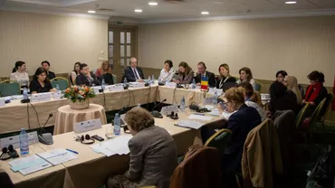 Gafă la Ministerul Fondurilor Europene: Imaginea unui secretar de stat, adăugată cu Photoshop în fotografiile de la un eveniment oficial (FOTO)