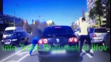 Scandal monstru în traficul din București! Bătaie cu BÂTE între șoferi (VIDEO)