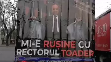'Mi-e rușine cu Rectorul meu. Rușine mare..cât camionul' - Protest inedit la Iași împotriva ministrului Justiției (VIDEO)