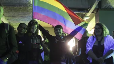 Guvernul RESPINGE legalizarea relației între homosexuali