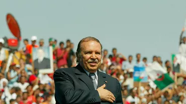 'Revoluție Arabă' cu iz de LOVITURĂ DE STAT în Algeria. Șeful statului, forţat de Armată să demisioneze 
