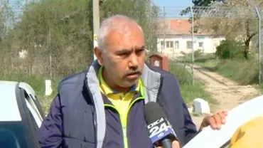 Un fost paznic, ajuns primar, vrea să-l dea afară pe fostul superior: Directorul școlii. El a concediat deja doi oameni, ca să-și angajeze nevasta şi fiul