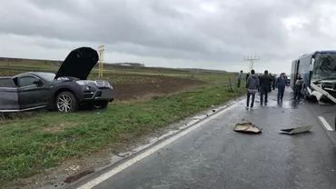 TRAGEDIE RUTIERĂ în România: Un cunoscut politician S-A FĂCUT PRAF cu mașina de un autobuz! BILANȚUL VICTIMELOR (FOTO, VIDEO)