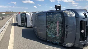 Accident rutier cu două microbuze de pasageri, în Arad! Impactul a fost DEVASTATOR (FOTO)