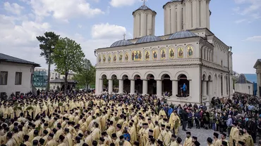 Sfânta Lumină de la Ierusalim, adusă în România de Paște: Niciun credincios român nu trebuie să rateze acest anunț