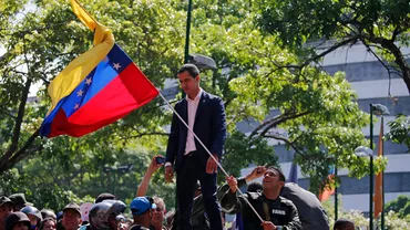 UPDATE // Tentativă de LOVITURĂ de STAT, în curs de desfăşurare în Venezuela. MII de persoane se duc către palatul prezidențial (FOTO, VIDEO)