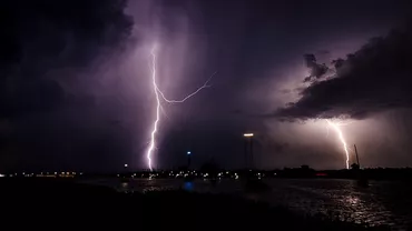 Valul de AER POLAR LOVEȘTE România! Specialiștii avertizează: Vor avea loc FENOMENE METEO EXTREME