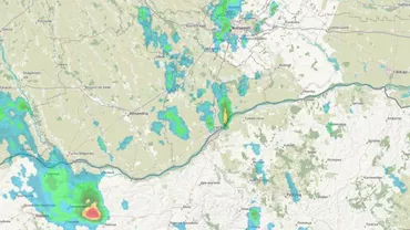 Vezi AICI imagini LIVE cu furtuna care s-ar putea transforma în TORNADĂ: Ar putea ajunge în București în câteva ore (FOTO)