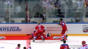 Incident neplăcut pentru Vladimir Putin: A căzut pe gheaţă în faţa a mii de oameni veniţi să îl vadă cum joacă hochei (VIDEO)