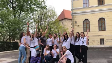 Elevii unui liceu din Cluj-Napoca și-au donat economiile primului spital de oncologie pediatrică din România