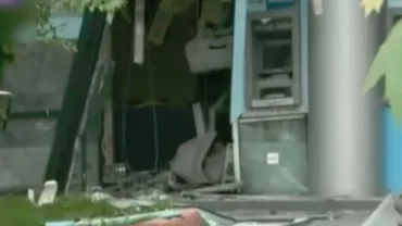 Bancomat din București, aruncat în aer luni dimineață. Hoții sunt încă în libertate (VIDEO)