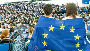Cozi masive și în Republica Moldova: Peste 30.000 de români din stânga Prutului votaseră până la ora 19:00