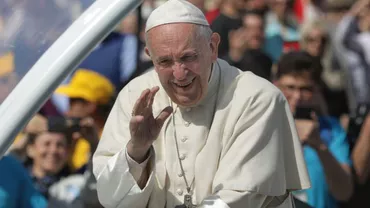 Papa Francisc, la Blaj: Aceste ţinuturi cunosc bine ceea ce înseamnă suferinţa oamenilor atunci când greutatea ideologiei sau regimului este mai puternică decât viaţa (VIDEO)