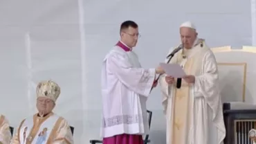 Papa Francisc: Vă mulțumesc tuturor pentru primirea călduroasă! Preacurata Fecioară Maria să vă călăuzească spre un viitor de progres autentic și de pace (VIDEO)