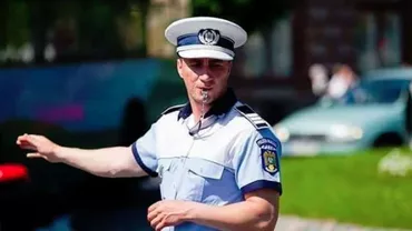 Marian Godină cere demisia lui Carmen Dan: Cam ce caută pe stradă, în anul 2019, un polițist îmbrăcat în pantaloni de stofă, cămașă, încălțat cu pantofi și purtând la brâu un pistol din anii ’70?