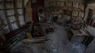 HALUCINANT! Un bărbat a scos la vânzare o bucată din reactorul de la Cernobîl