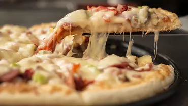Rețeta zilei: Pizza de casă