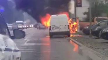 INCENDIU în Constanța! O mașină a luat foc pe bulevard! Din nefericire... (VIDEO)