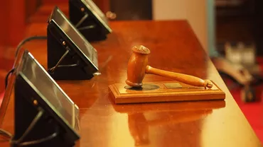 Judecătorul Ștefan Fieraru, care a vândut sentinţa pentru o raclă, a fost CONDAMNAT DEFINITIV la trei ani de închisoare cu suspendare