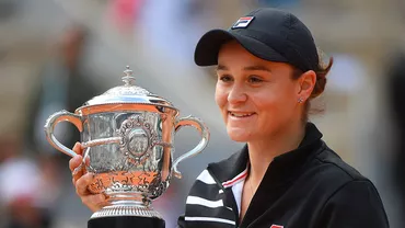 Ce au scris pe trofeu, din greşeală, organizatorii turneului Roland Garros (FOTO)