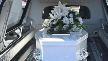 Un bărbat A MURIT ÎN CHINURI după ce a acceptat o provocare la o petrecere