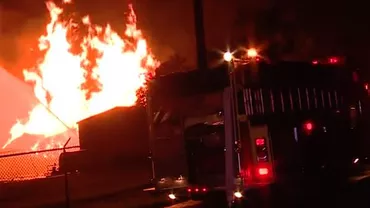 INCENDIU DEVASTATOR! 45.000 de butoaie cu whisky Jim Beam, distruse de flăcări (VIDEO)