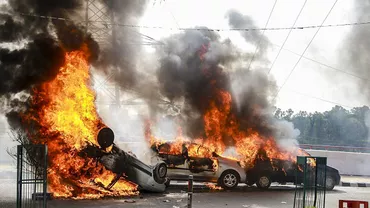 ATENTAT cu MAȘINĂ CAPCANĂ! Sunt ZECI DE MORȚI și RĂNIȚI! Ce tragedie IMENSĂ