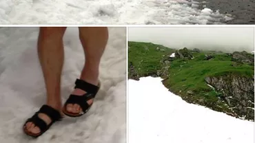 IARNĂ în plină VARĂ! Zăpadă de 3 METRI la Bâlea Lac. Turiștii, în sandale (FOTO)