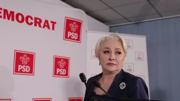 ''VaSILLYca, lasă-ne!''. Dăncilă, primită cu proteste la Iohannis acasă. Premierul a intrat pe ușa din dos la ședința PSD Sibiu