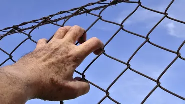 Un număr de 131 de migranți, blocați de trei zile pe Mediterană. Italia solicită un acord al UE pentru a permite debarcarea