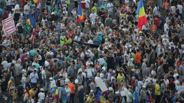 EXCLUSIV B1.ro / Protestul din Piaţa Victoriei văzut din mulţime. Ce spun oamenii despre tragedia de la Caracal şi ce schimbări vor în felul în care este condusă ţara (VIDEO)
